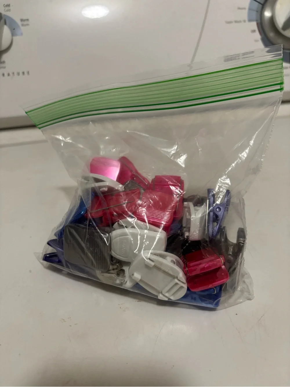Mini Cubicle Clips Set Purple, Blue, Silver, White